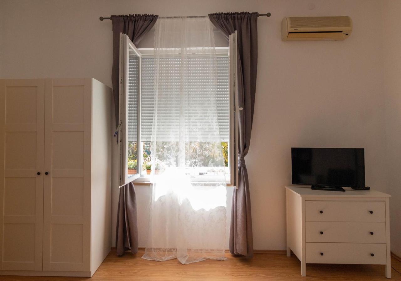 Apartman Ema Zara Esterno foto