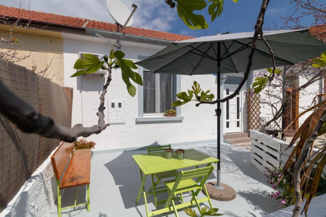 Apartman Ema Zara Esterno foto